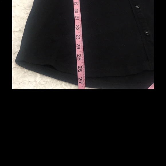 Style & CO Beautiful Black Top w/sequins. Large
60% Cotton, 40% Polyester - Picture 7 of 12